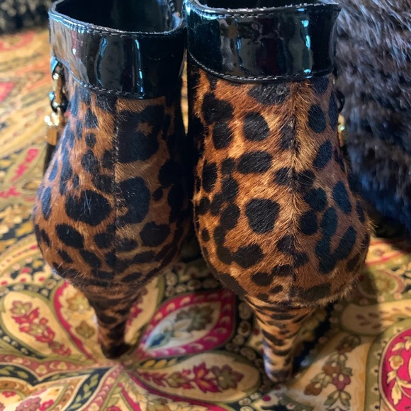 Vince Camuto Calf Hair Heel Open Toe Booties Size 61/2 - Picture 3 of 8